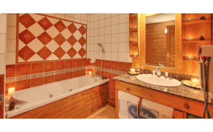 Hotel Les Balcons-Village, La Plagne, Bathroom